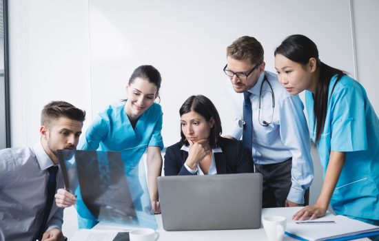 beneficii pentru manageri si doctori